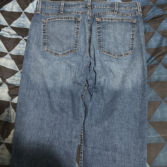Selling a dark blue jeans never worn size 38x32 - Picture 2 of 2